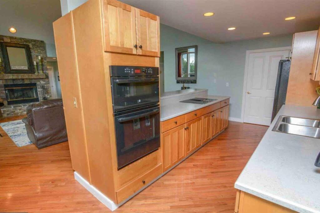 Primo Vista! Spectacular Views, Dock Slip, Hot Tub Villa McHenry Exterior photo